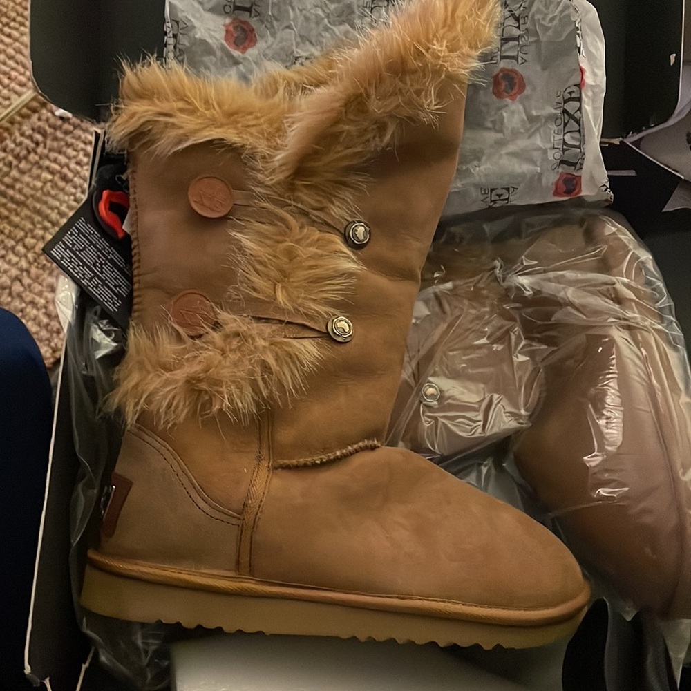 Authentic Australia Luxe Collective Nordic Angel Chestnut Boot- size 10